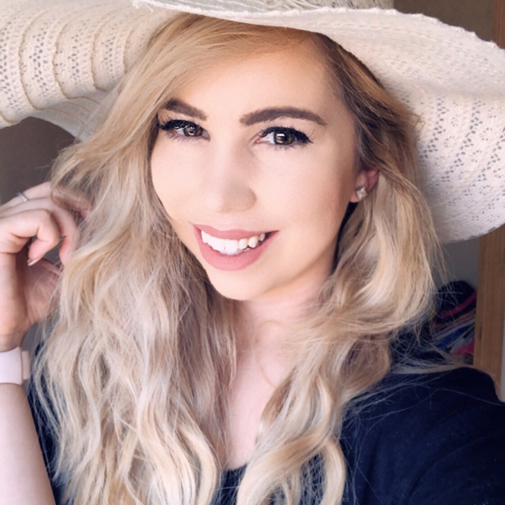 Meet your Posher, Angela